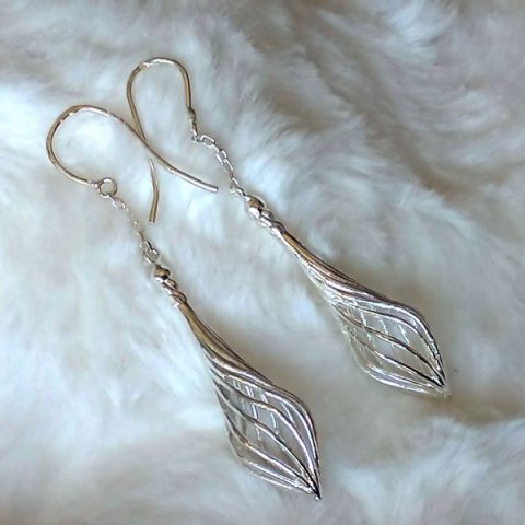 Brincos Moving Wave em prata